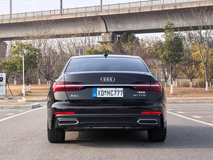 Фото 6 - Audi A6L