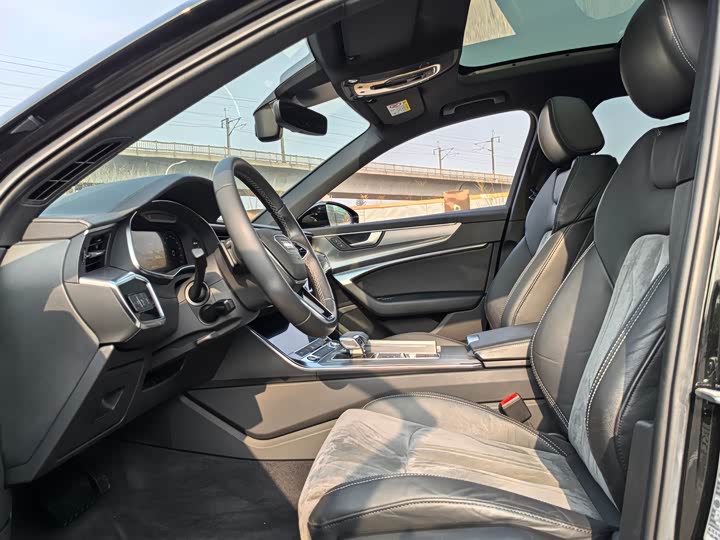 Фото 7 - Audi A6L