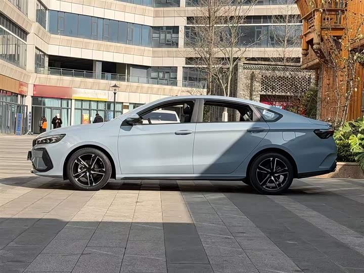 Фото 5 - Geely Binrui