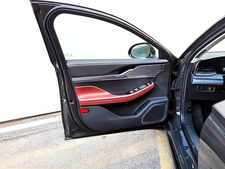 Фото 7 - Lincoln Z (Zephyr)