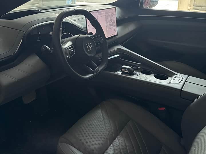 Фото 9 - Zeekr 001