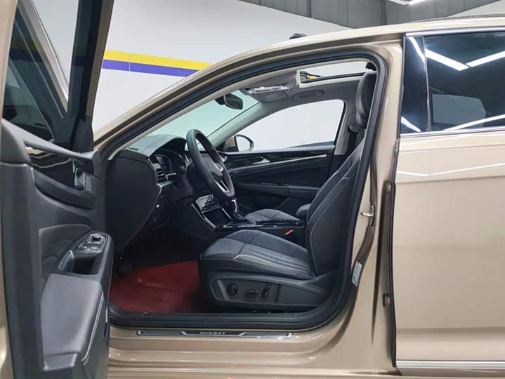 Фото 9 - Volkswagen Passat