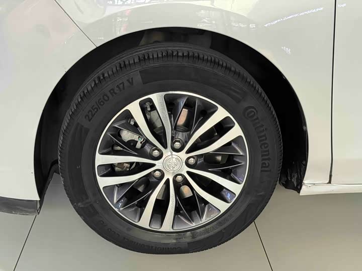 Фото 5 - Buick GL8 ES