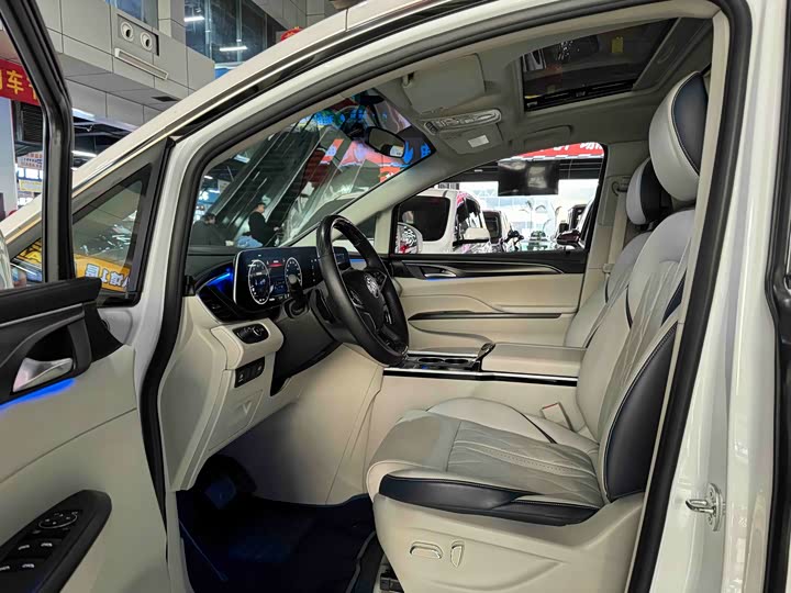 Фото 7 - Buick GL8 ES