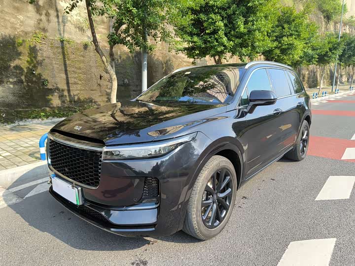 Фото 1 - LiXiang One