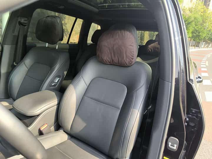 Фото 6 - LiXiang One