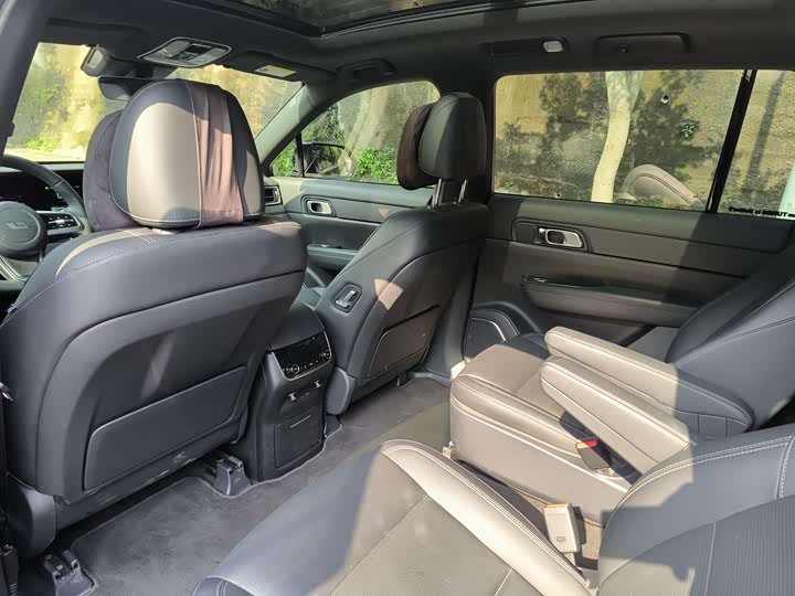 Фото 8 - LiXiang One