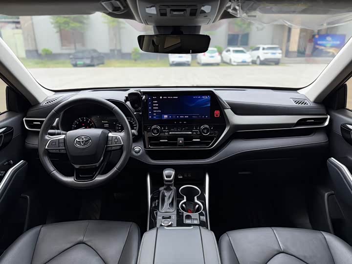 Фото 9 - Toyota Highlander