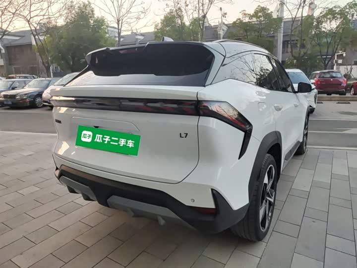 Фото 7 - Geely Galaxy L7