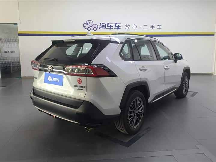 Фото 3 - Toyota Wildlander