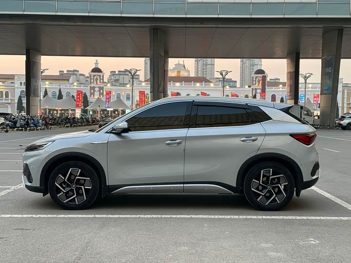 Фото 2 - BYD Yuan Plus