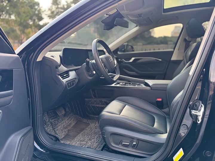 Фото 5 - Bestune B70