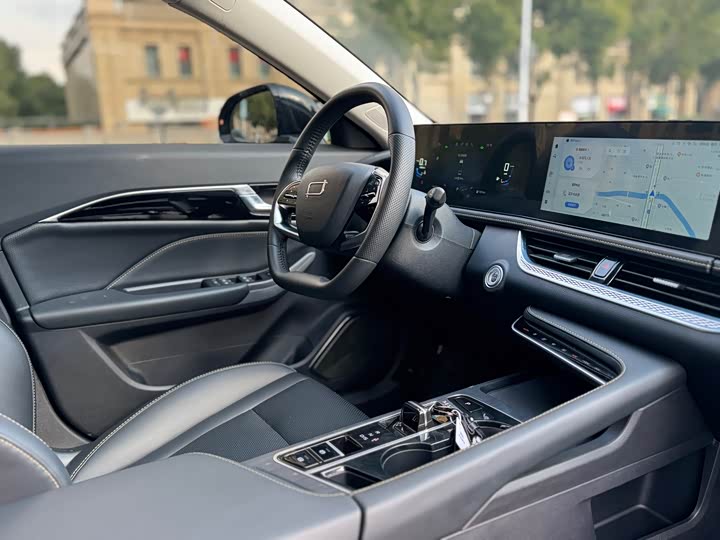 Фото 6 - Bestune B70