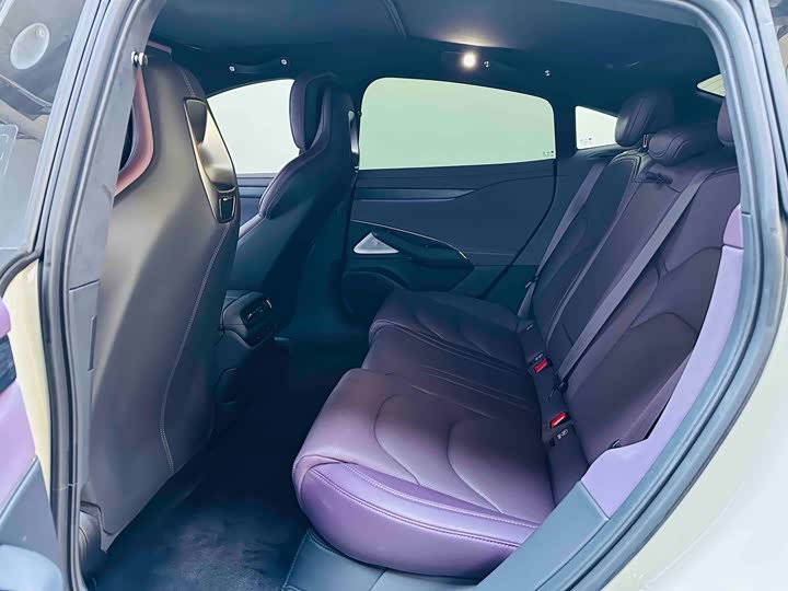 Фото 7 - Xiaomi SU7