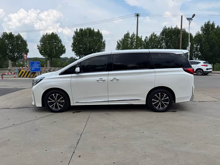 Фото 7 - GAC Trumpchi M8