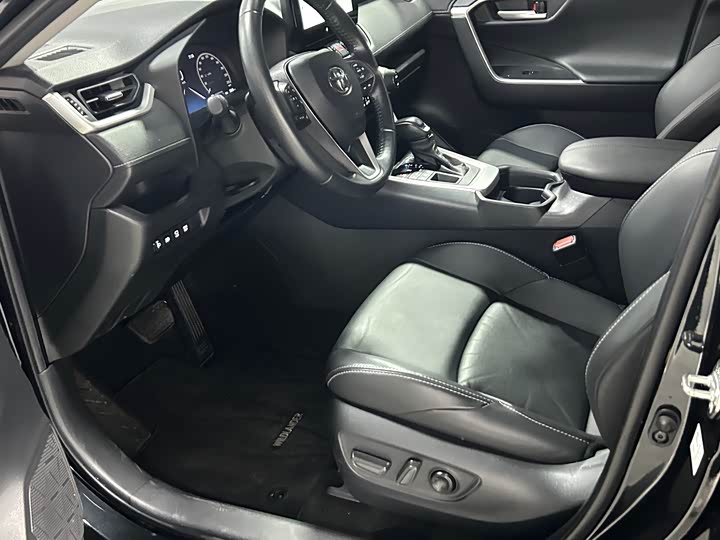 Фото 3 - Toyota Wildlander