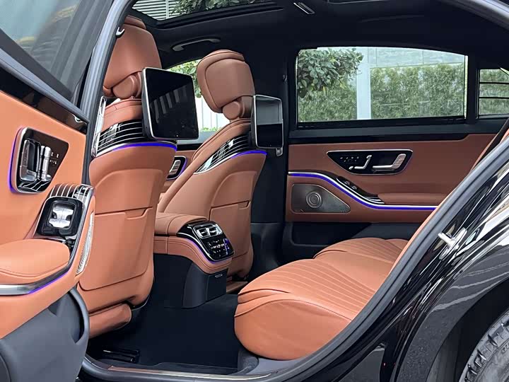 Фото 9 - Mercedes-Benz S-Class