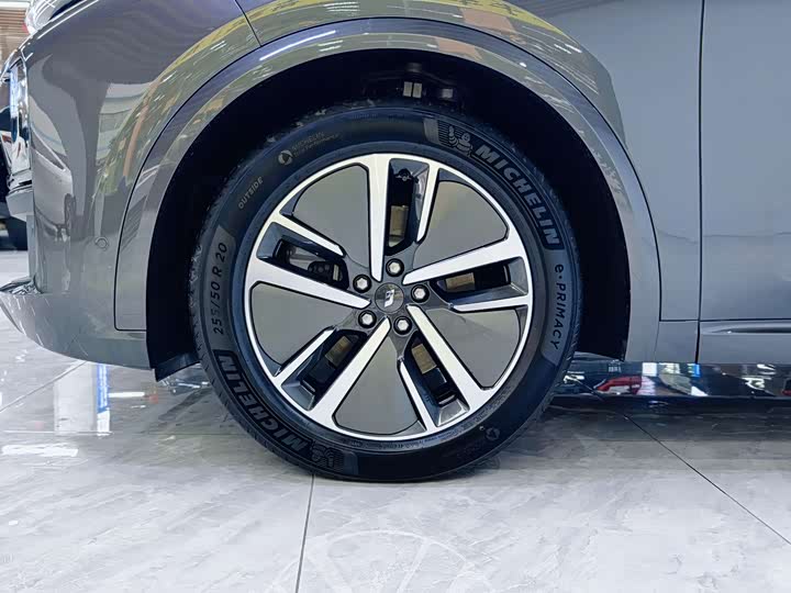 Фото 5 - LiXiang L8