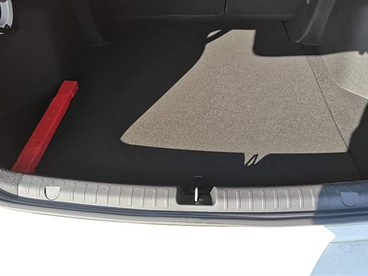 Фото 4 - Geely Emgrand