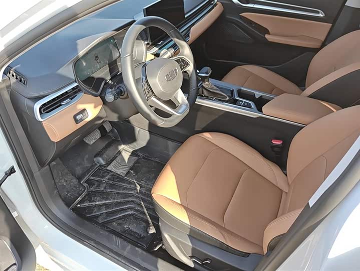 Фото 9 - Geely Emgrand