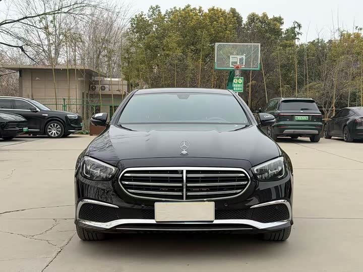 Фото 2 - Mercedes-Benz E-Class