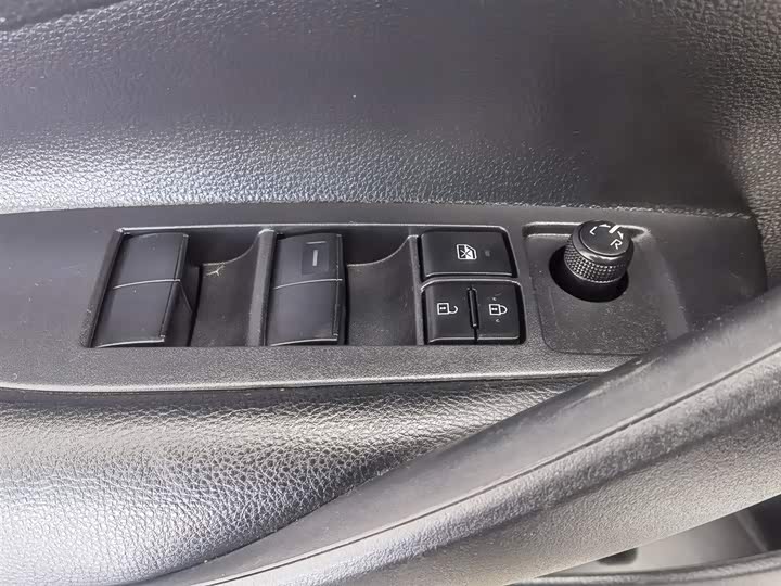 Фото 9 - Toyota Corolla