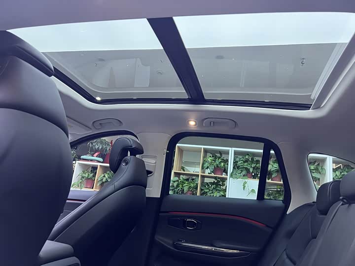 Фото 6 - Nio ES6