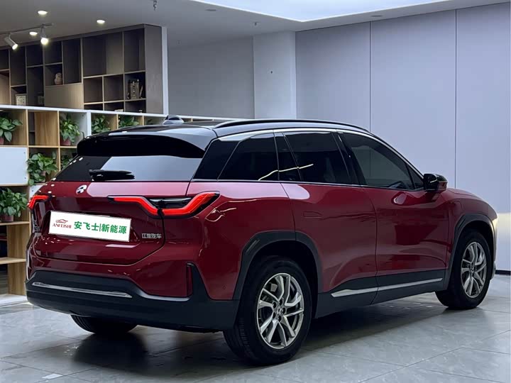 Фото 9 - Nio ES6