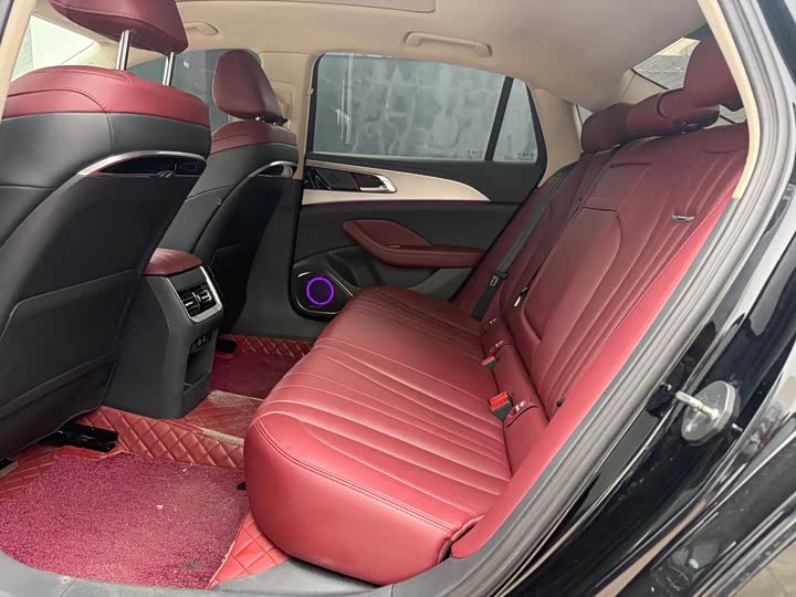 Фото 7 - Hongqi H5