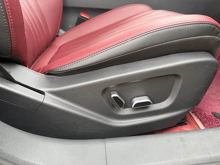 Фото 9 - Hongqi H5