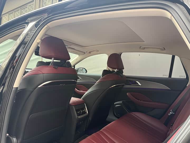 Фото 3 - Hongqi H5