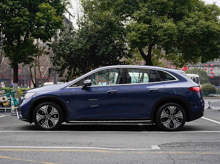 Фото 3 - Mercedes-Benz EQE SUV