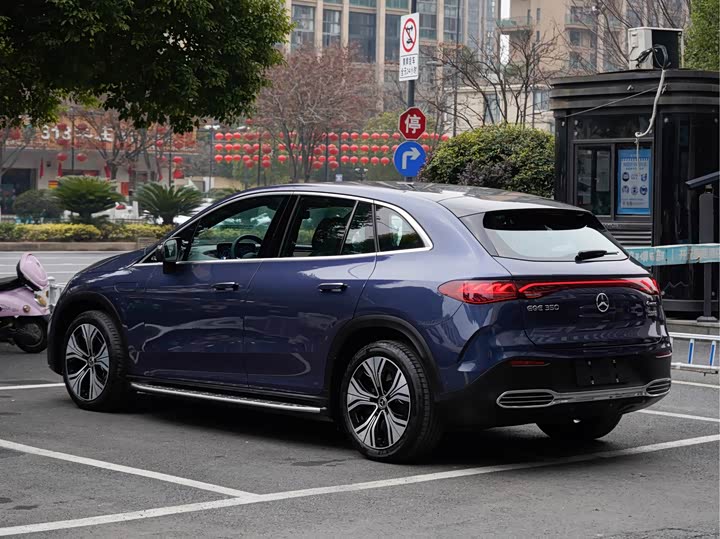 Фото 4 - Mercedes-Benz EQE SUV