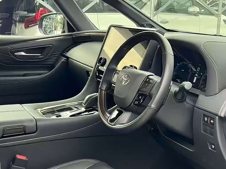 Фото 3 - Toyota Alphard