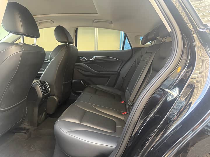 Фото 3 - Bestune B70