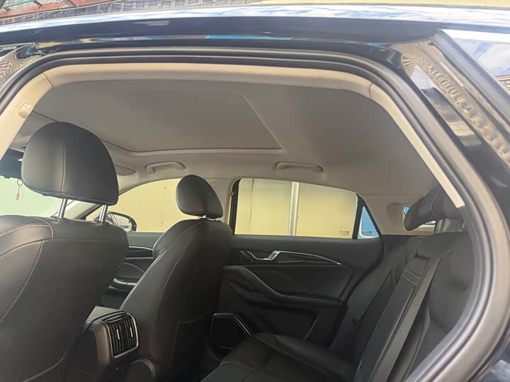 Фото 6 - Bestune B70