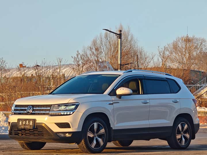 Фото 1 - Volkswagen Tharu