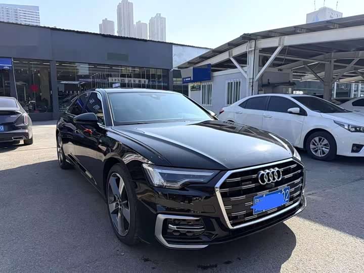 Фото 2 - Audi A6L