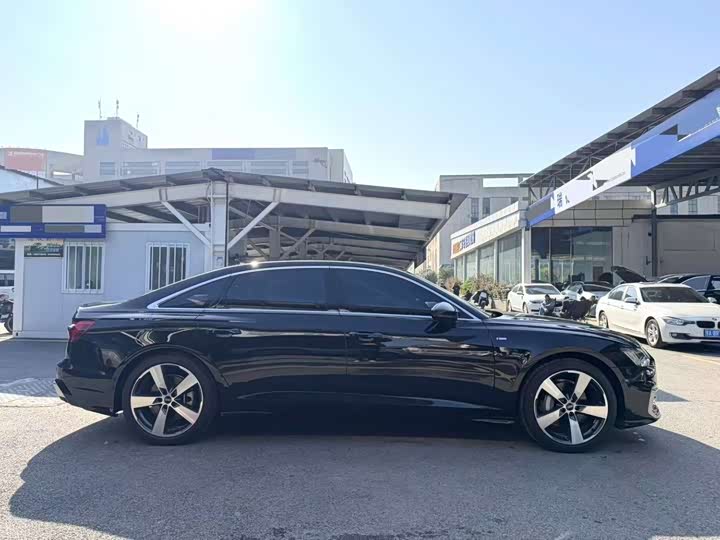 Фото 3 - Audi A6L