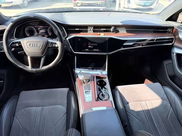 Фото 6 - Audi A6L