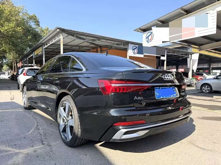 Фото 9 - Audi A6L