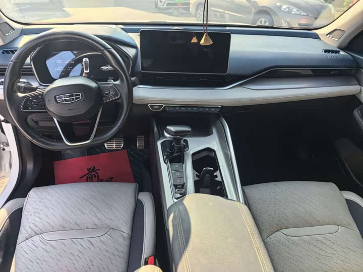 Фото 6 - Geely Preface