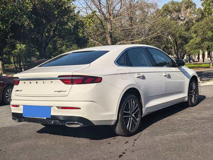 Фото 7 - Geely Preface