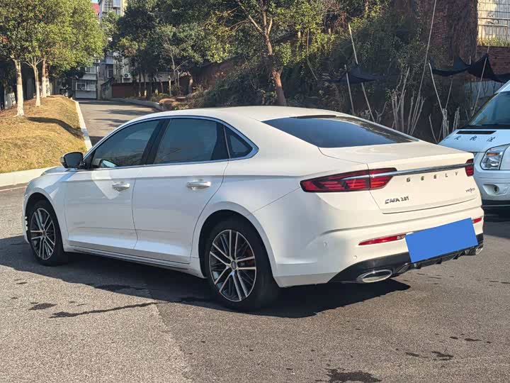 Фото 9 - Geely Preface