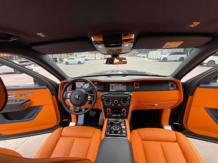 Фото 3 - Rolls-Royce Cullinan