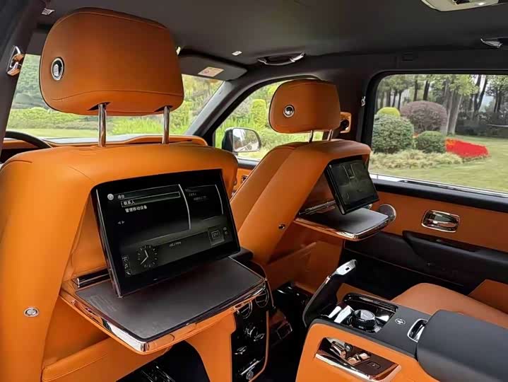 Фото 5 - Rolls-Royce Cullinan