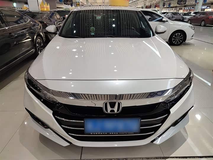 Фото 3 - Honda Accord