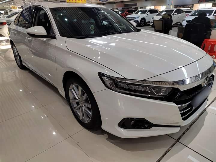 Фото 4 - Honda Accord