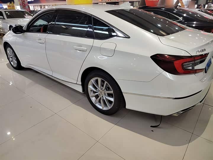 Фото 5 - Honda Accord