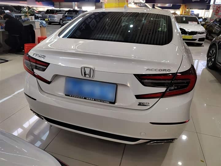 Фото 6 - Honda Accord
